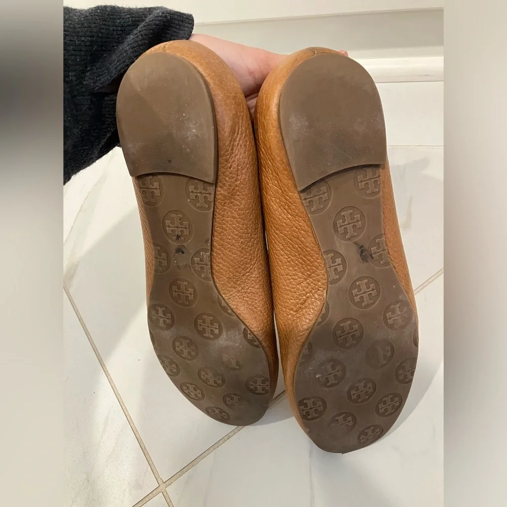 Tory Burch flats size 7 camel pebbled leather